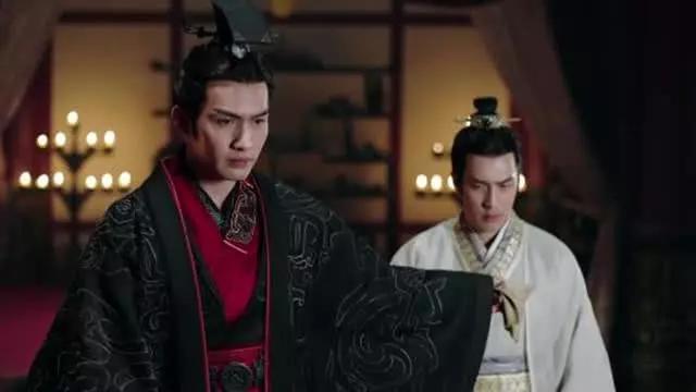 他杀死兄弟姐妹二十多人,逼死扶苏,让赵高掌握实权,从此君臣二人狼狈