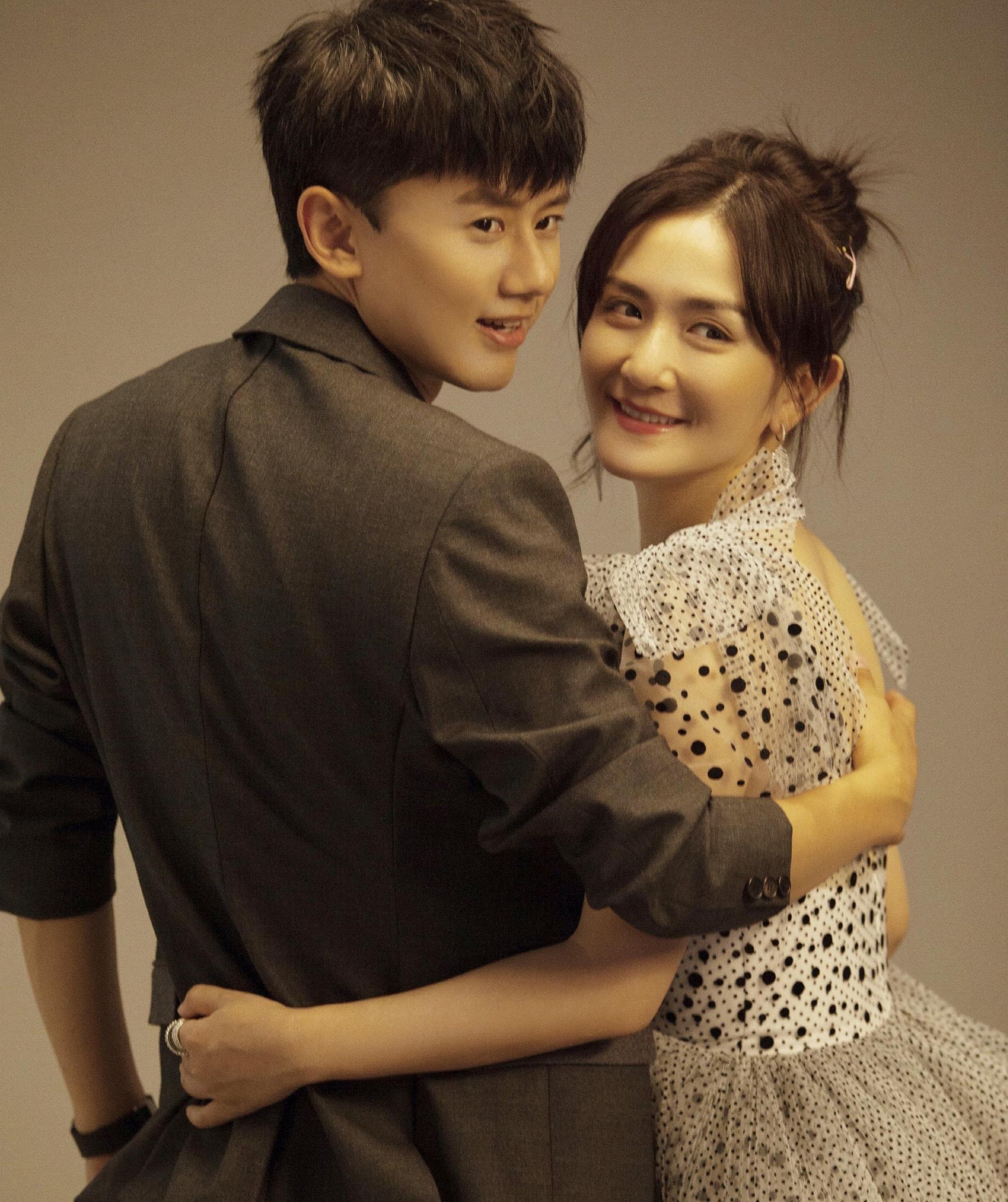 张杰生日被祝福包围,谢娜千里送惊喜,线上秀恩爱,吴昕成神助攻