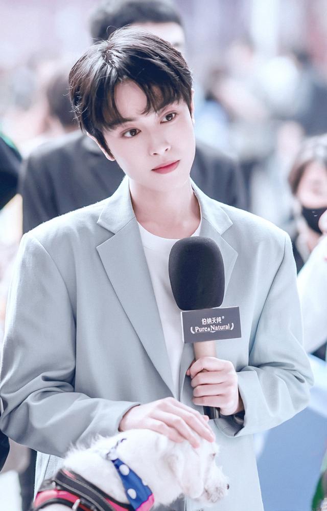 有一种美帅叫邢恩剧里抢男主风头剧外slay红毯鲜肉