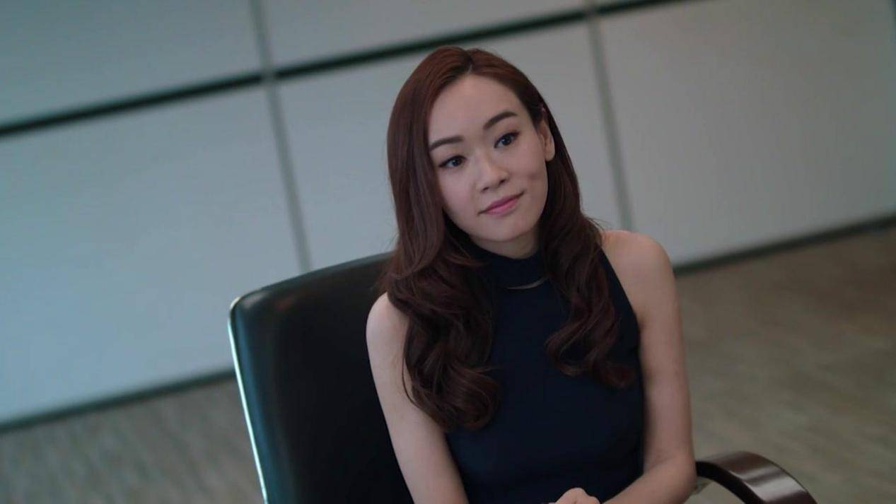 杨思琦怀二胎易抽筋,老公贴心按摩,随身定情手镯价值4万