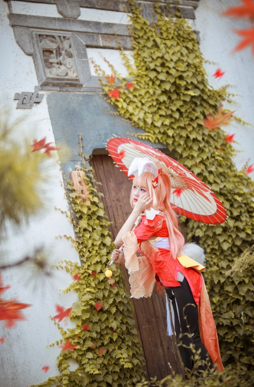 大学生cos最保守公孙离,喇叭裤变健美裤,网友:比手办都精致