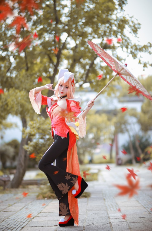 大学生cos最保守公孙离,喇叭裤变健美裤,网友:比手办都精致