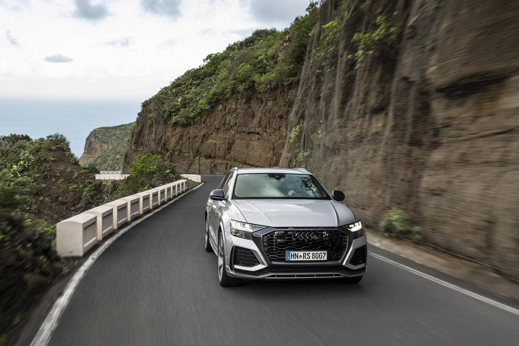 试驾完奥迪rs q8后,我找到了它与《卧虎藏龙》的共同点