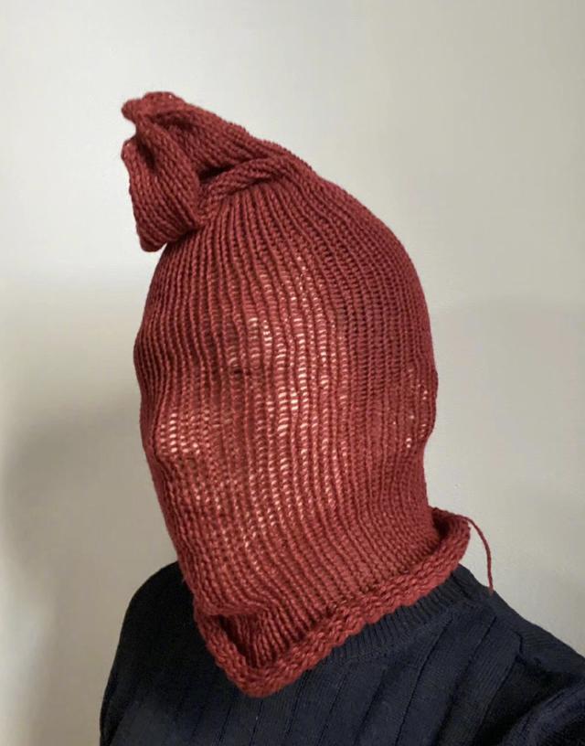 邓超炫耀孙俪亲手给自己织的帽子受宠若惊各种花式戴法超搞笑