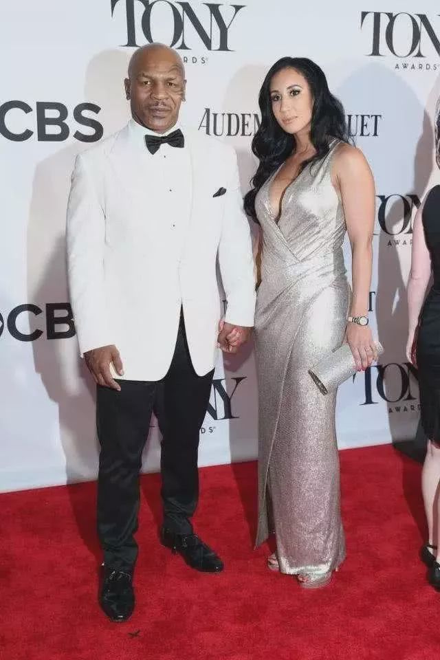 泰森全家近况妻子年过40岁依然美丽大女儿减重百斤有人追求