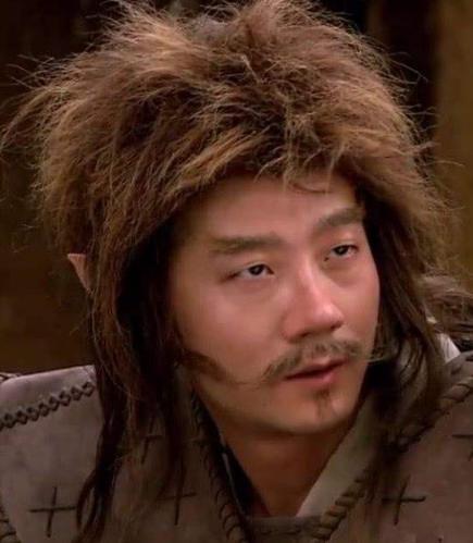 有些网友表示,尽管陈创老了,却是大家心目中最帅气的黄眉大王!