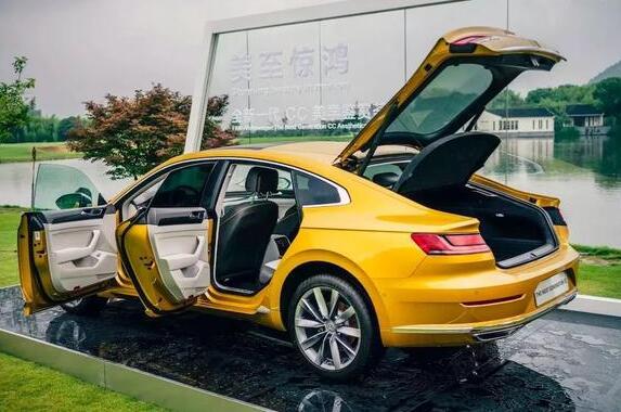 二十来万的新款大众cc,溜背造型加无框车门,颜值高销量少