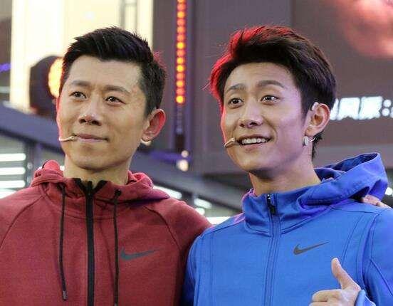 姚晨和李菁姚晨和李菁不仅脸型很像,而且都是嘴大,李菁是说相声的
