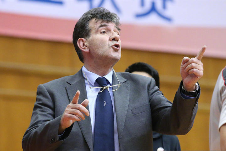 赛前江苏主帅梅米-贝西洛维奇接受了采访.