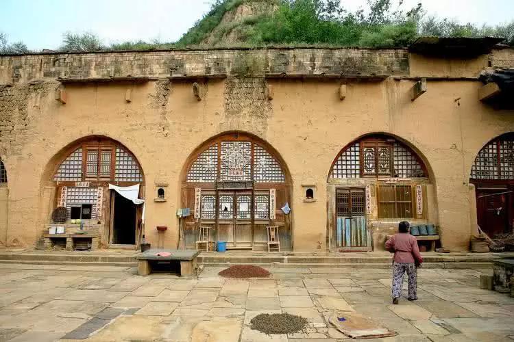 陕北最大的窑洞群