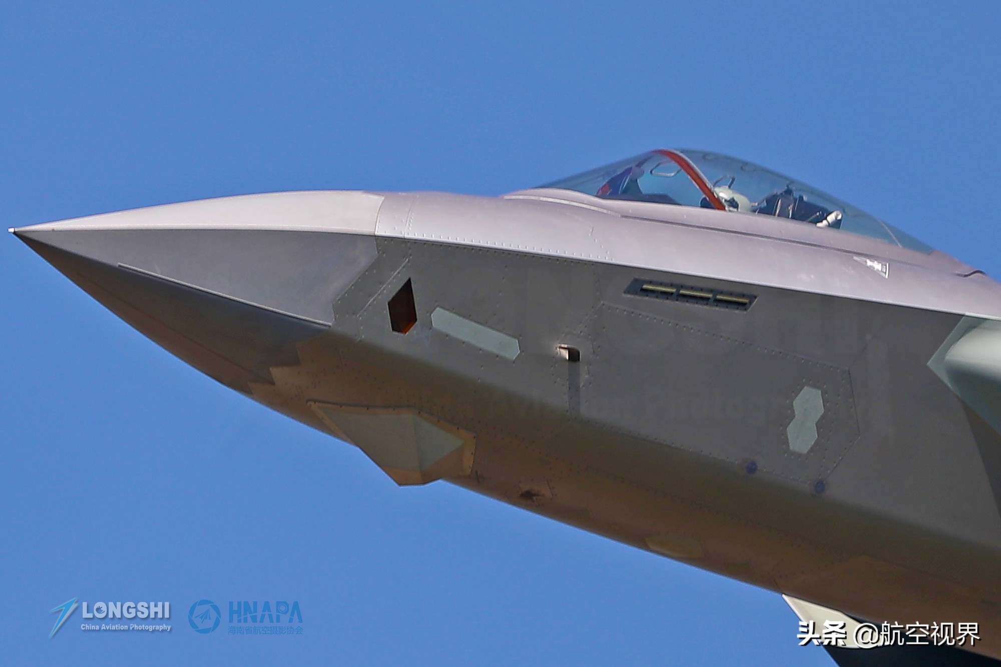 新锐国产歼20威龙战机,威武霸气整体工艺精湛,尽显航空工业实力|歼-20|新锐_新浪新闻