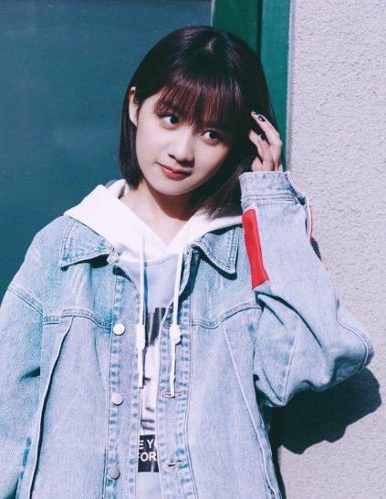 杨幂又签下一位95后小花当看到素颜照被赞眼睛真毒