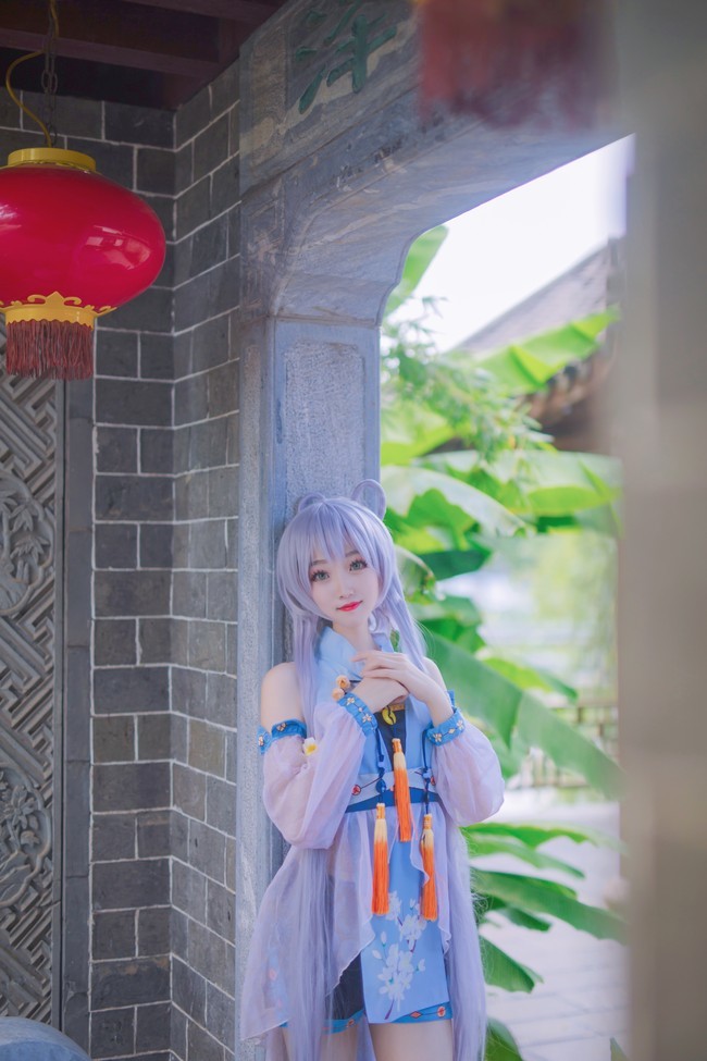 萌系 洛天依cos:爱上洛殿,包括每一个眼神,表情以及动作!