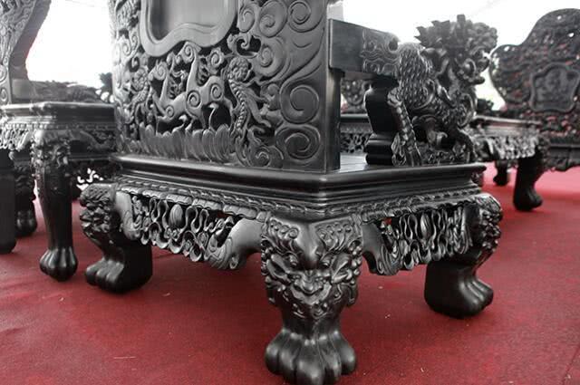 越南男子花115万人工费打造一套乌木家具,现值800多万也不卖