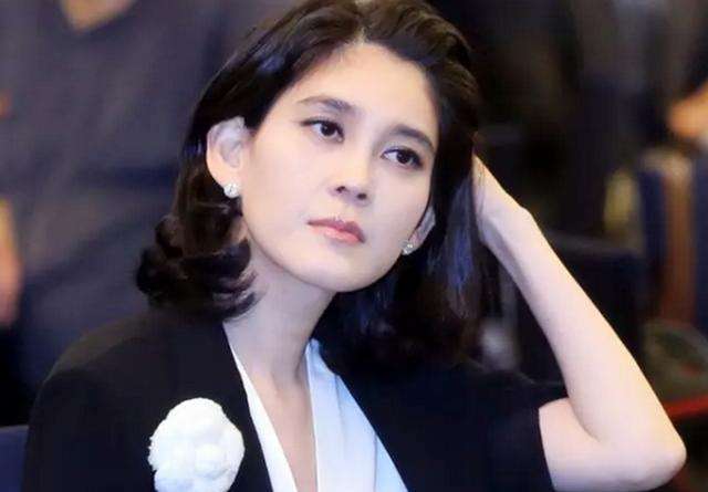 三星"长公主"李富真跟丈夫任佑宰的婚姻无疑就是最好的例证.