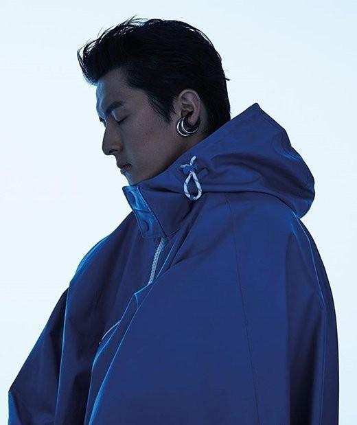 我独自生活旗安84重生性感腹肌画报登热搜榜第一