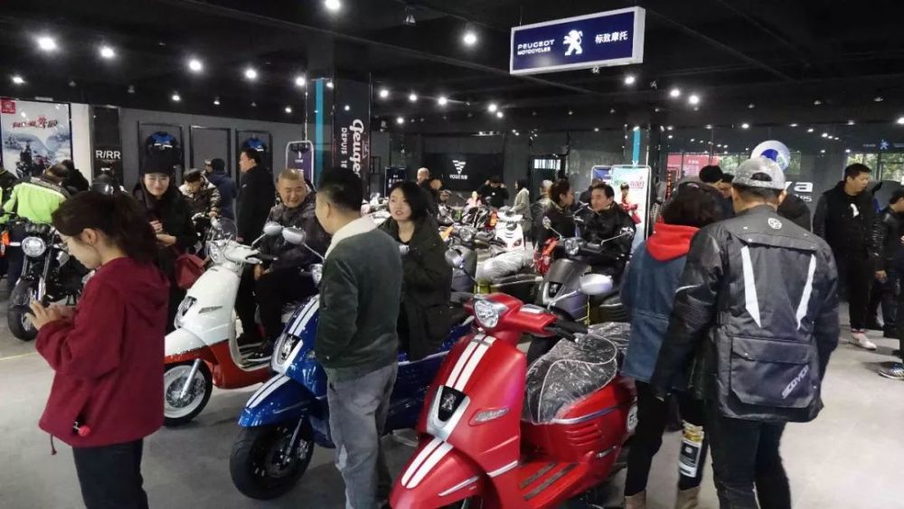 数千车友来捧场!北京旗利新店正式开业!