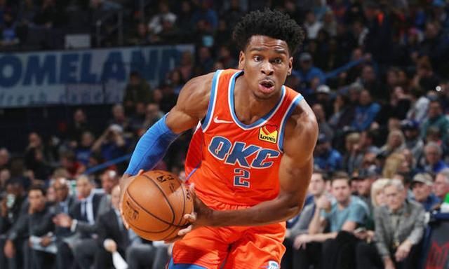 保罗:你拿32分,先接受采访!亚历山大:我要尊重你这个老混蛋