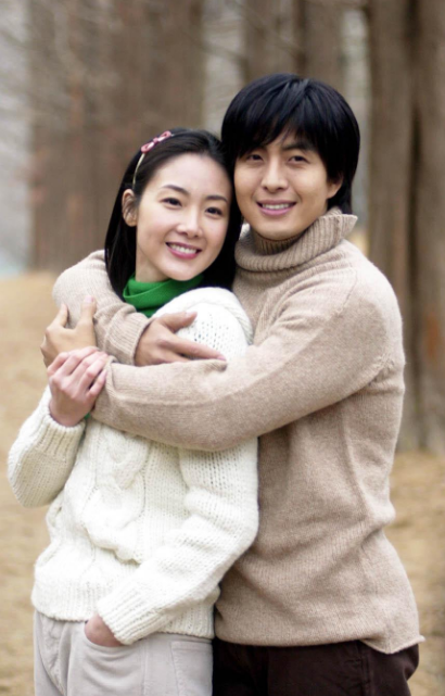 说到裴勇俊,我们还会联想到一个人,他的老搭档崔智友,会想到他与