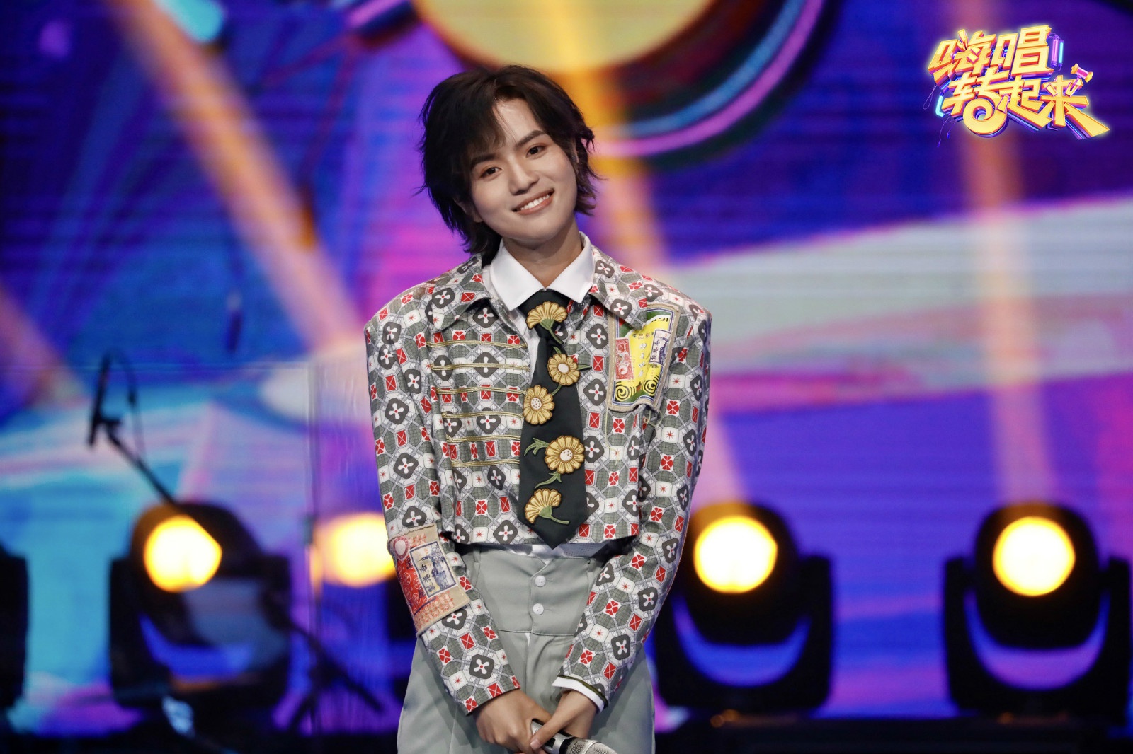 尹毓恪空灵版七子之歌祝福澳门回归嗨唱转起来展仙嗓魅力