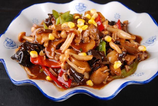 教大家做肉焖平菌,大蒜香鲜,平菌软滑,清爽鲜美,油而不腻