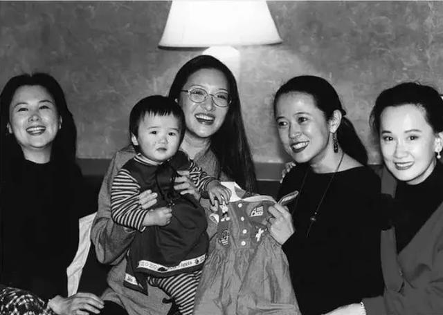 70年代台湾第一美女,因便秘被前夫嘲笑半辈子,未婚生女活成一道光