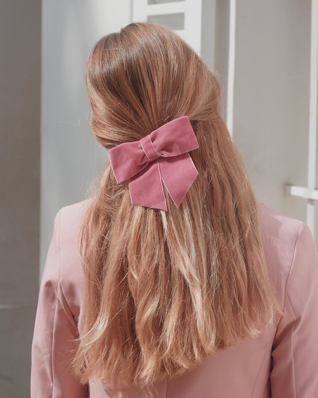 长发短发都适合,你也该尝试这样浪漫优雅的「蝴蝶结公主头」