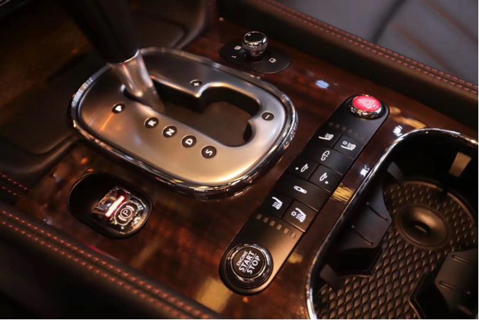 这几款车的内饰你要能都猜对，那不是车迷而是车神