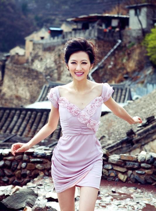 明星杨净如,娱乐圈影视演员,外表靓丽,被誉为"最美伴娘"