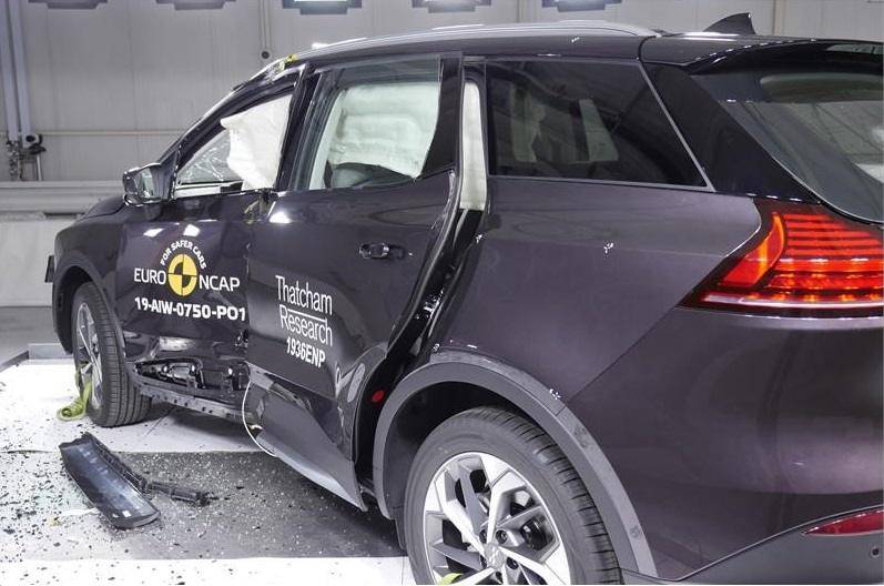 辅助系统竟是“半成品”？智能汽车软件反成安全软肋