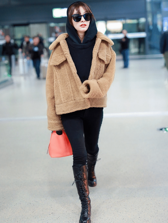 吴昕衣品上升了好多,紧身裤搭长靴穿出好比例,泰迪熊外套要火了