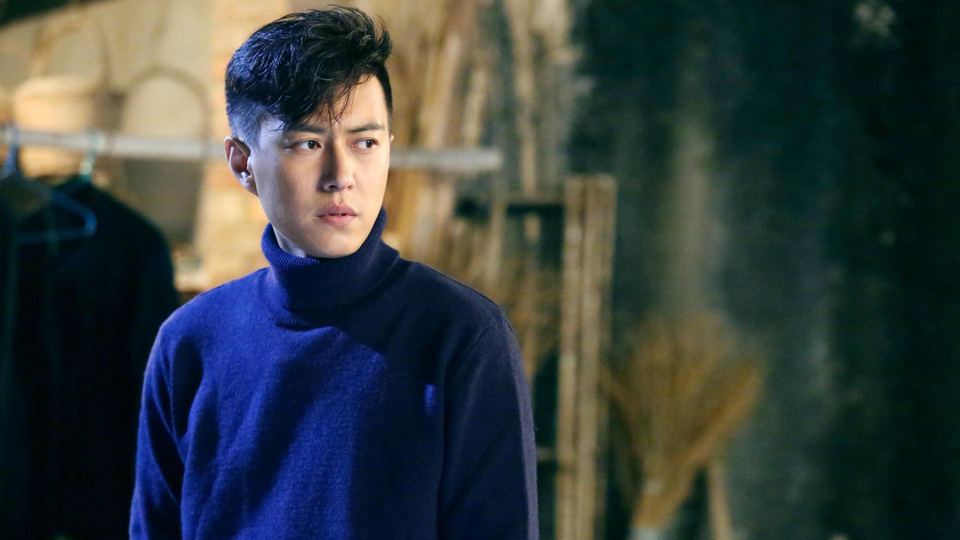 靳东成为精英专业户不同角色却有相同特点