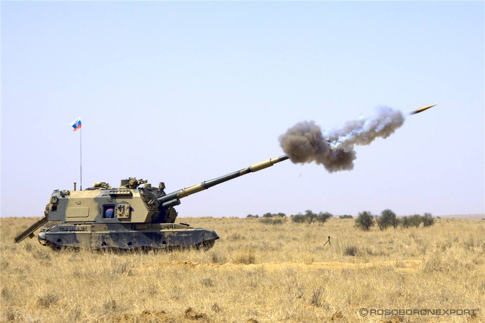 同时使用的还有更现代化的2s19"姆斯塔河"自行榴弹炮及其升级版2s19m1