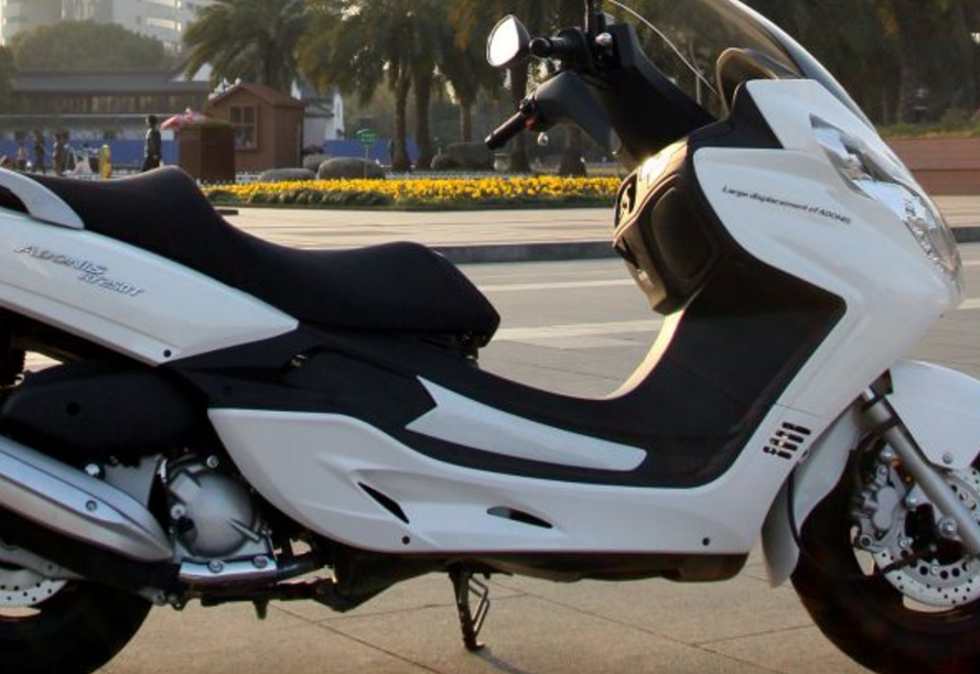 售价3980元!149cc引擎的日雅踏板,续航200公里,极速85公里