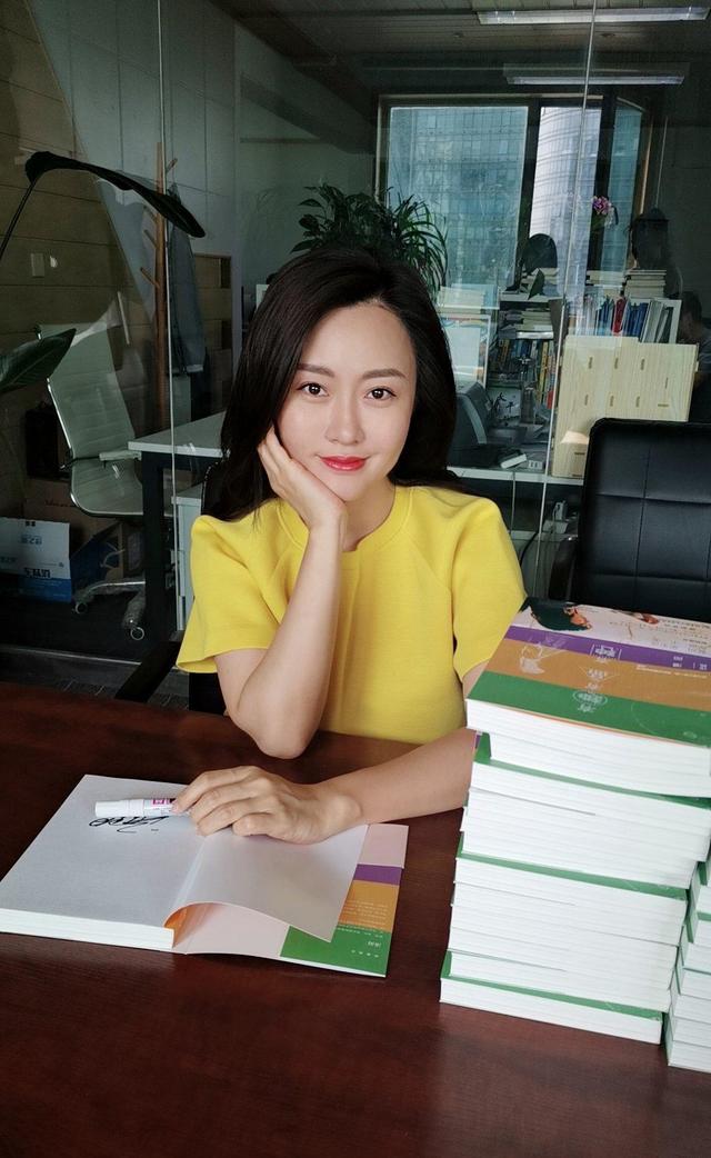 潘长江女儿潘阳嫁入豪门,生活幸福,生下儿子与姥爷神似