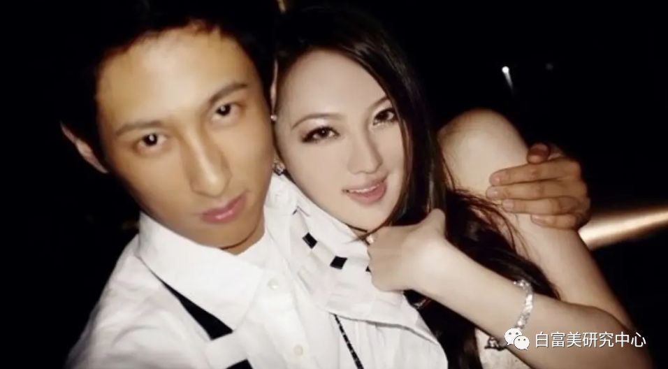 那个时候徐艳婷也就十八九岁,正是大好年华.