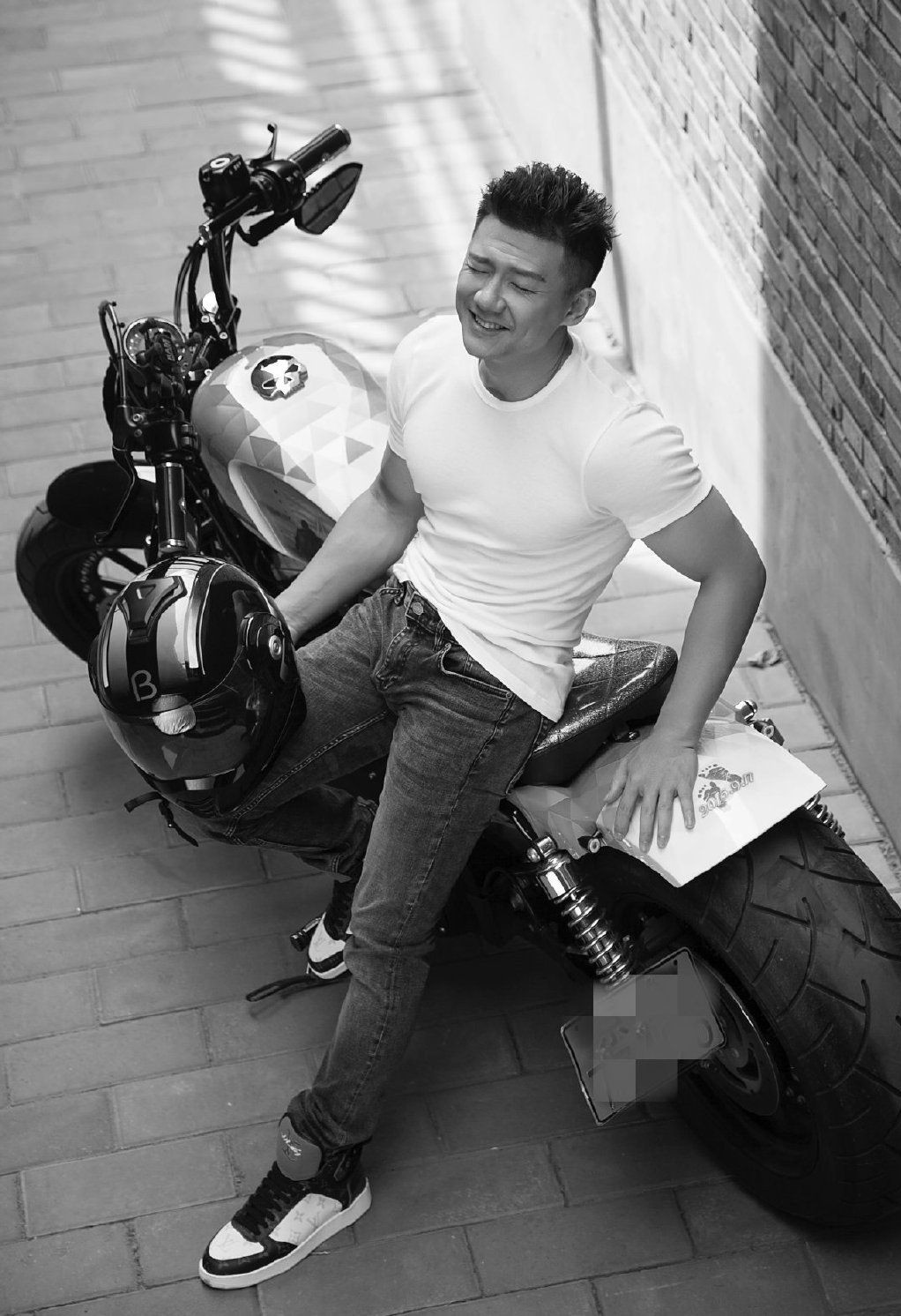 陈一冰"父与女"冬季穿搭,冬日温暖气息十足,4岁女儿超有范