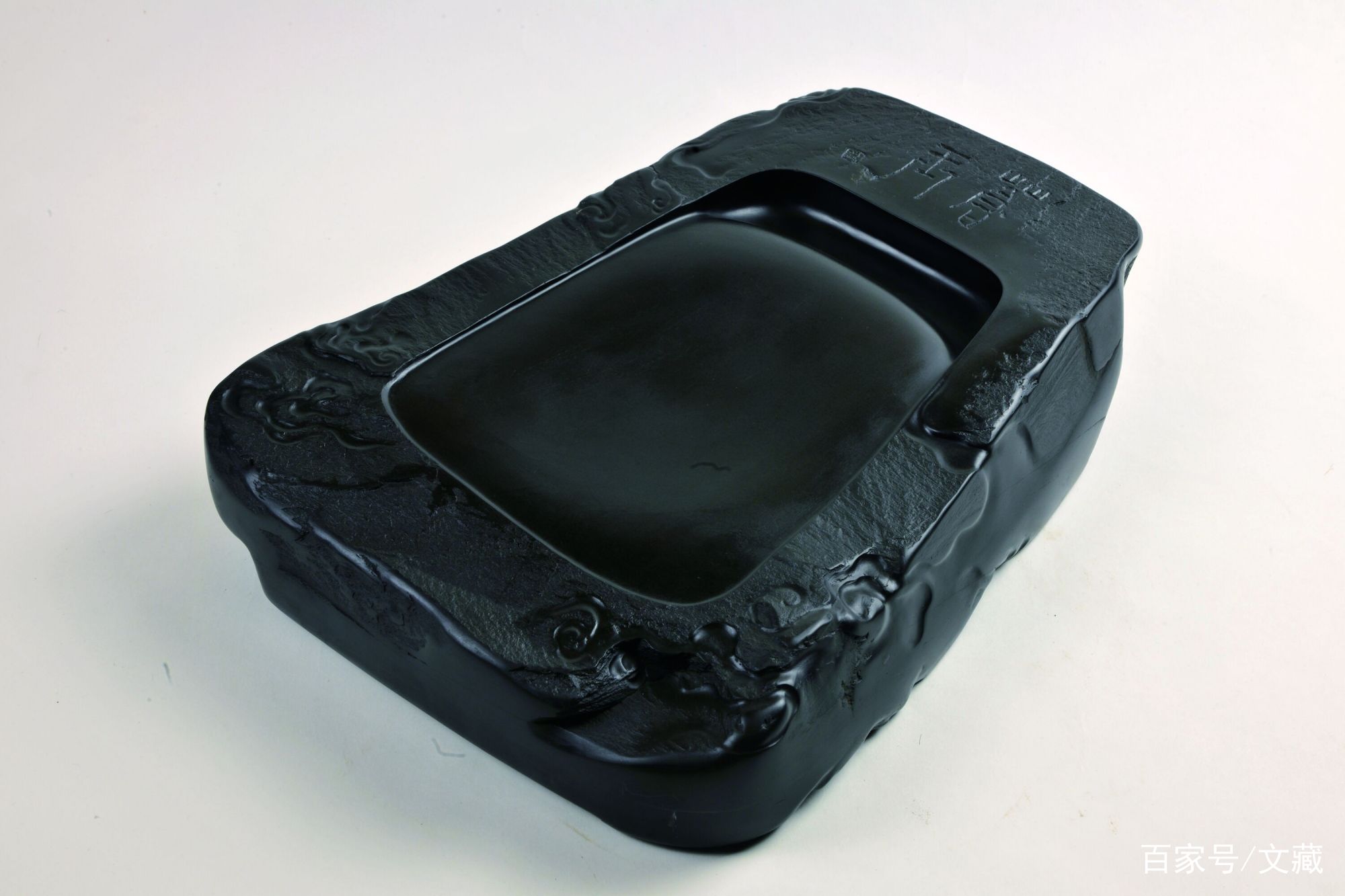 历代的砚式很多,宋人高似孙《砚笺》记载了20余种,宋人唐积《歙州砚谱