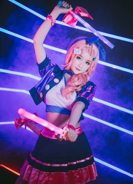 高中生cos阿珂,意外带火"攻速鞋",网友:00后都穿过