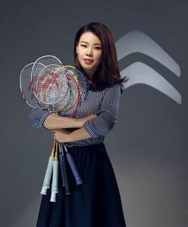 被小师弟追求3年,如今两人已领结婚证,幸福回应:他感动了我|李雪芮