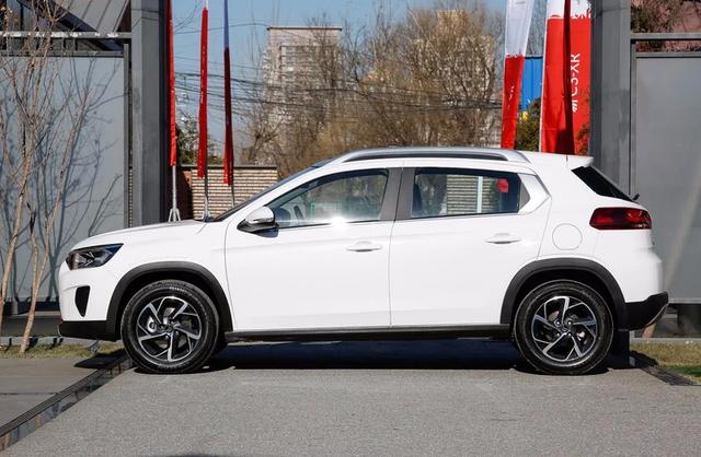 销量跌到谷底法系车放飞自我混血出三厢suv抛弃主流市场