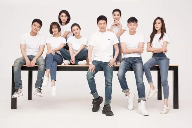 冯绍峰经纪公司获叠纸科技天使轮投资|游晓颖|梁砚|编剧_新浪新闻