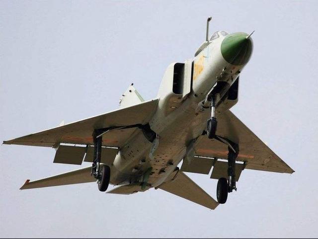 歼8ii战机性能虽差,但造价却十分昂贵,90年代便需要5400万