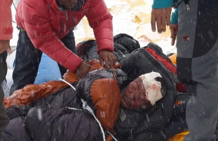 遗体|珠穆朗玛峰|登山者_新浪新闻