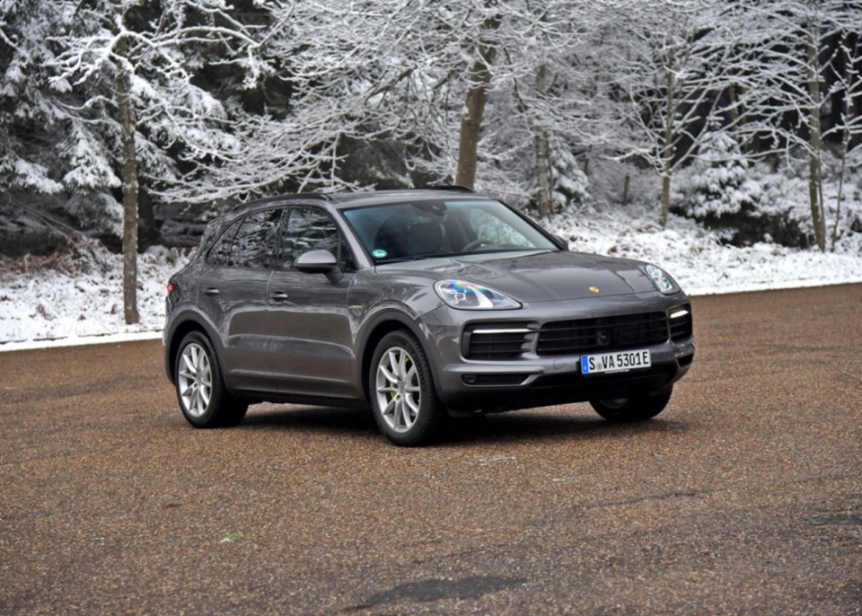 有辉煌历史,保时捷卡宴轿跑再带上插混核,101万起收割钱包