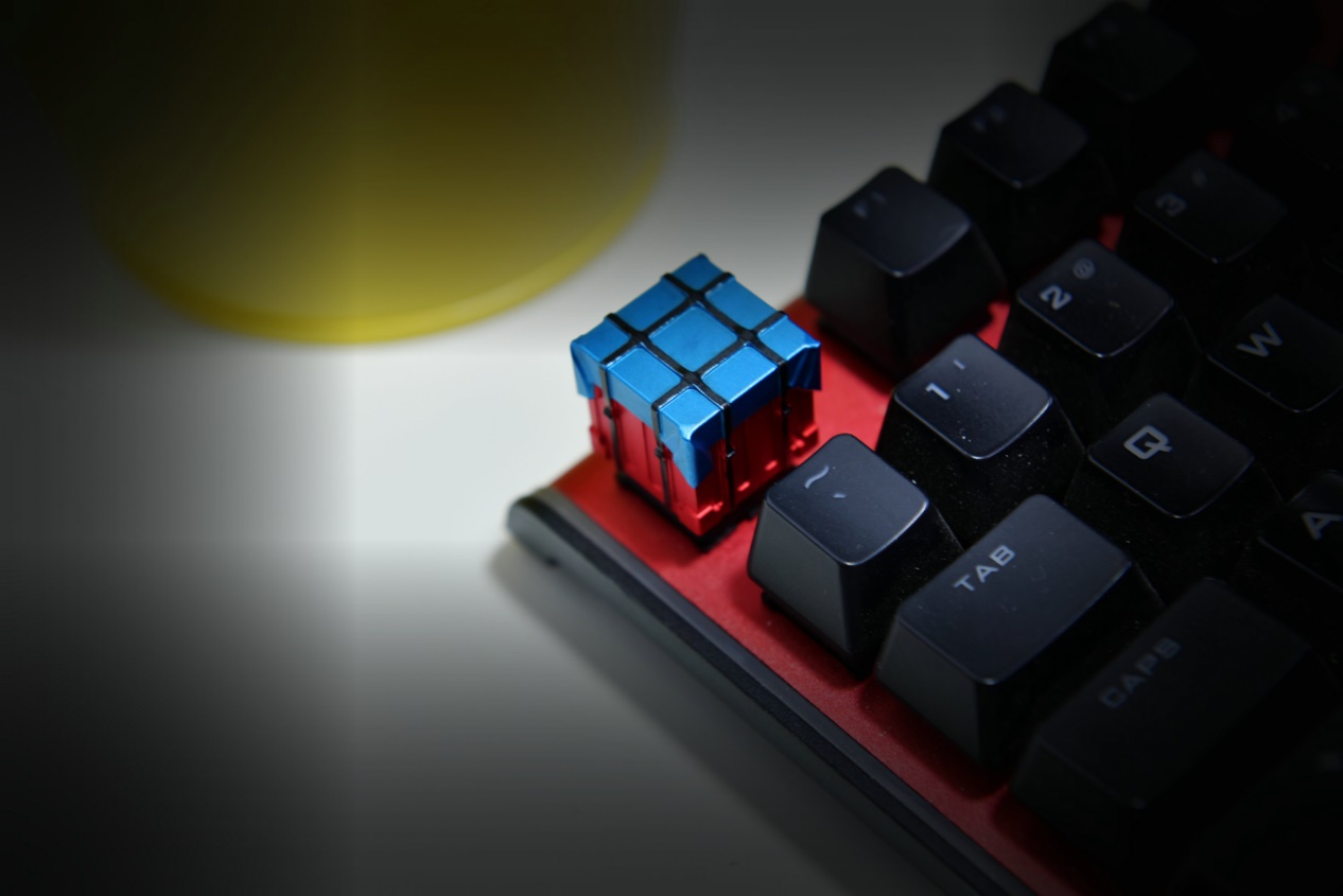 林俊杰吃鸡同款!ZOMO猫爪键帽简评!