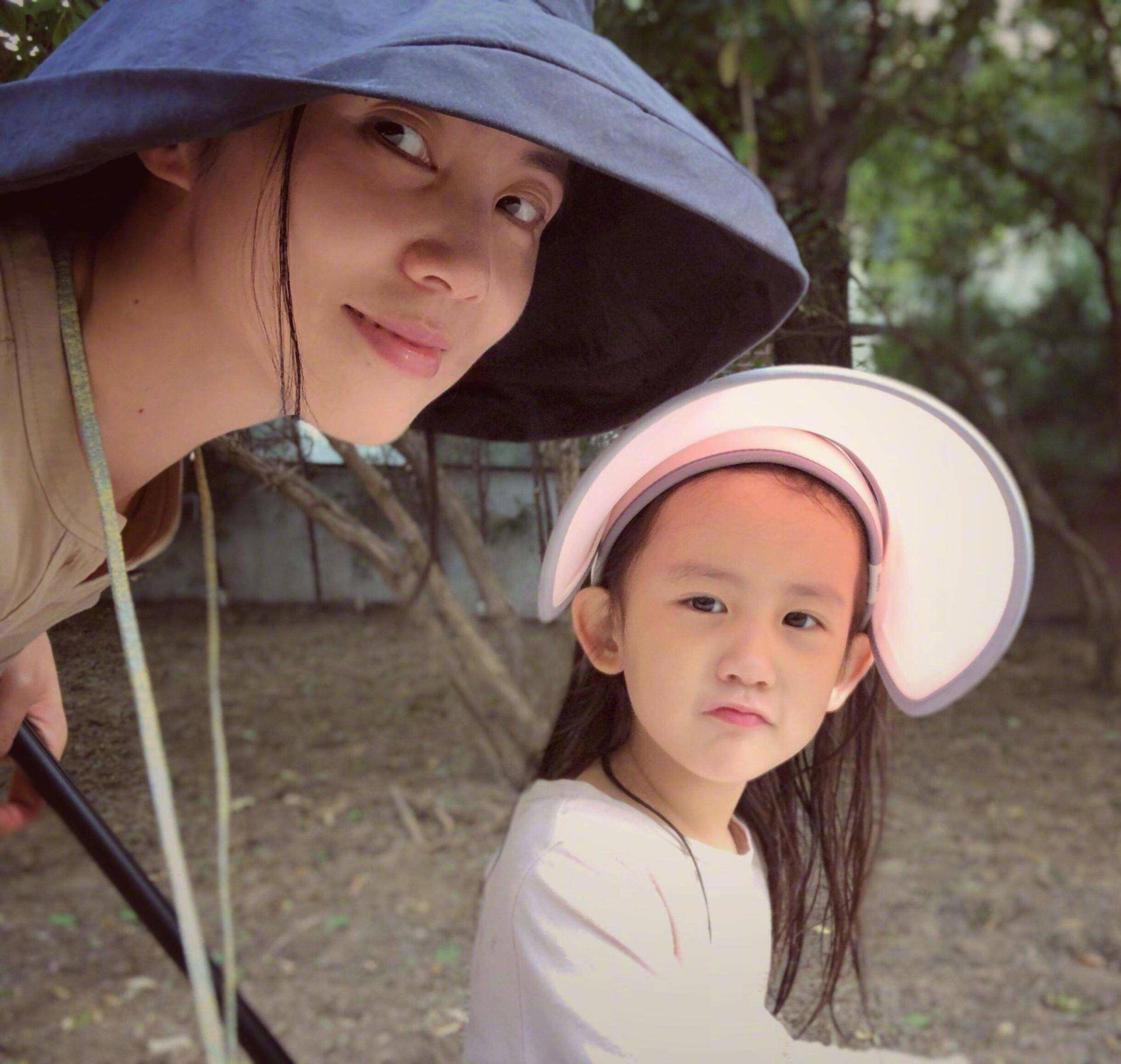 曝光,多妹颜值不输姐姐,黄多多耳饰引争议|黄多多|黄磊|孙莉_新浪新闻