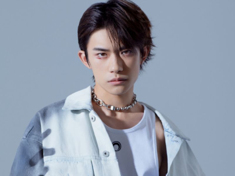 易烊千玺首次挑战"三七分",本以为会很丑,谁知却燃爆全场!