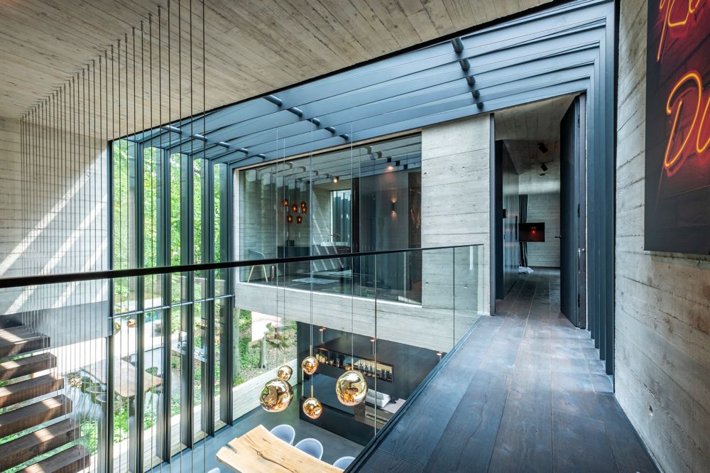 混凝土+石材+玻璃，打造新时代“奢华”别墅，比金碧辉煌更舒适