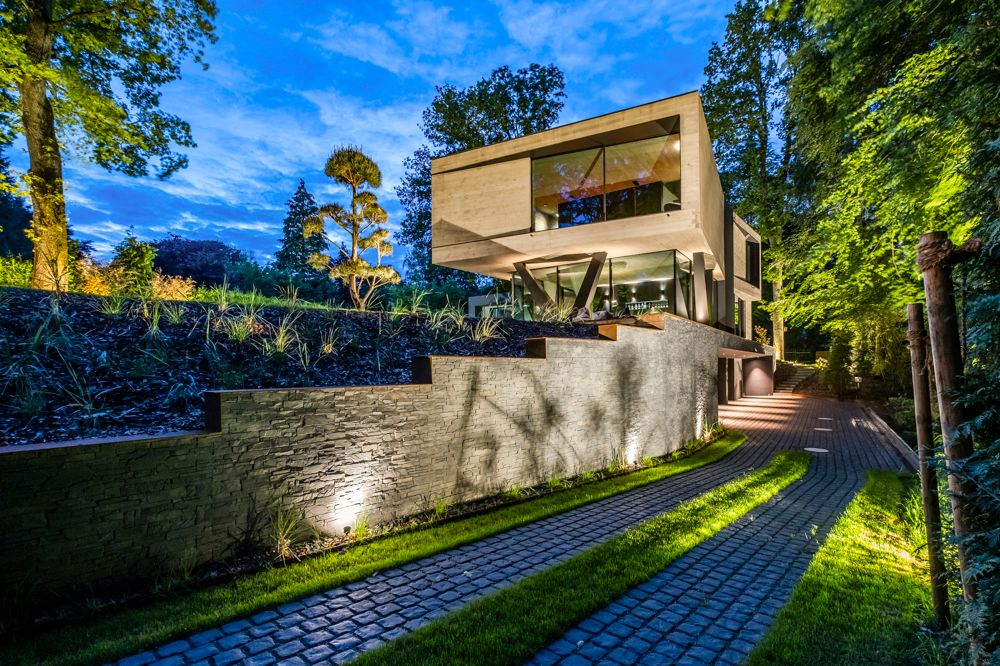 混凝土+石材+玻璃，打造新时代“奢华”别墅，比金碧辉煌更舒适